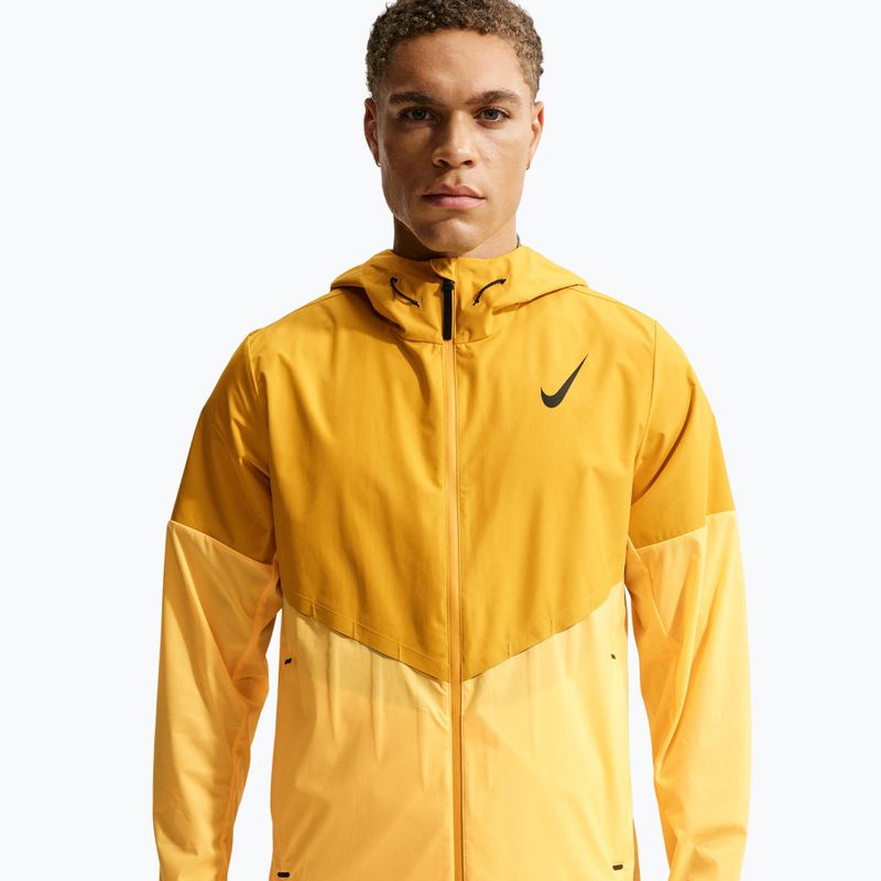 Geacă de alergare pentru bărbați Nike AeroSwift Storm-Fit Aerogami university gold/citron pulse/black 4
