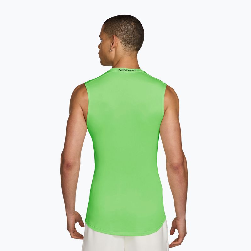 Tricou de antrenament bărbați Nike Pro Dri-Fit Tight Sleeveless Fitness green strike/black 2