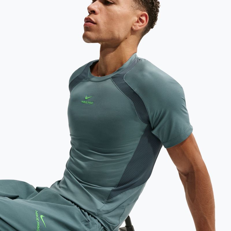 Tricou de antrenament pentru bărbați Nike Pro Training Dri-Fit mineral slate/faded spruce/green strike 4