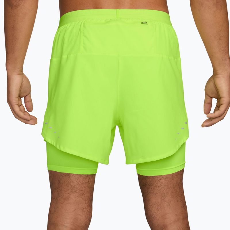 Pantaloni scurți de alergare pentru bărbați Nike Stride Dri-Fit Hybrid 5" volt ice 2