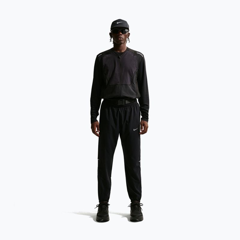 Pantaloni de alergare pentru bărbați Nike Miler Dri-Fit Woven black/black 2