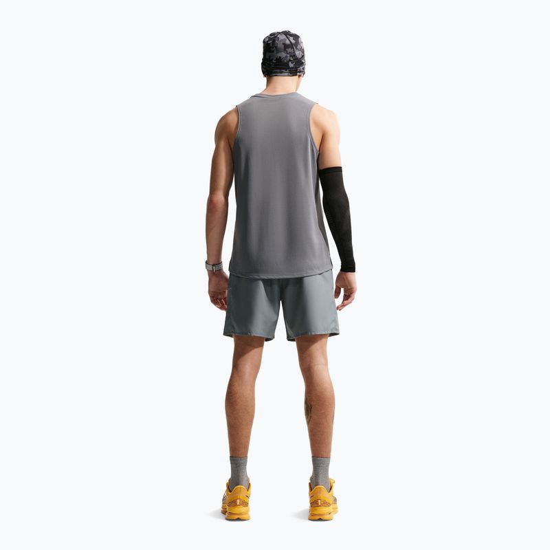 Pantaloni scurți de alergare pentru bărbați Nike Miler Dri-Fit Brief Lined7" smoke grey/smoke grey 3