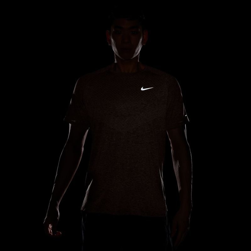 Tricou de alergare pentru bărbați Nike Stride ADV silt red 4