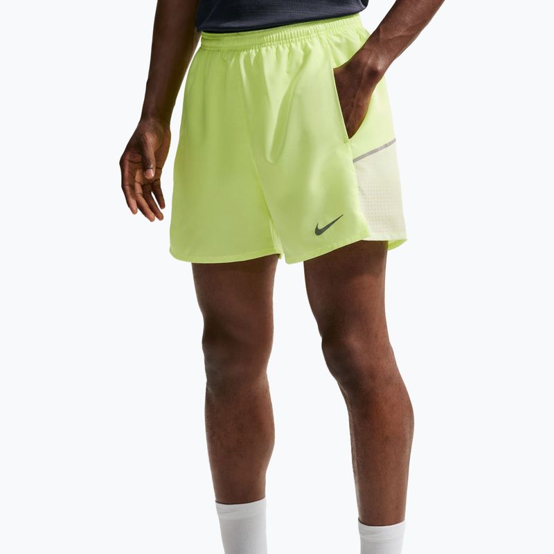 Pantaloni scurți de alergare pentru bărbați Nike Miler Dri-Fit 2in1 5" volt ice/barely volt 4