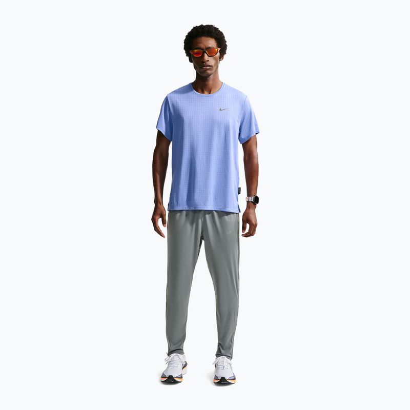 Pantaloni de alergare pentru bărbați Nike Miler Dri-Fit Knit smoke grey 2