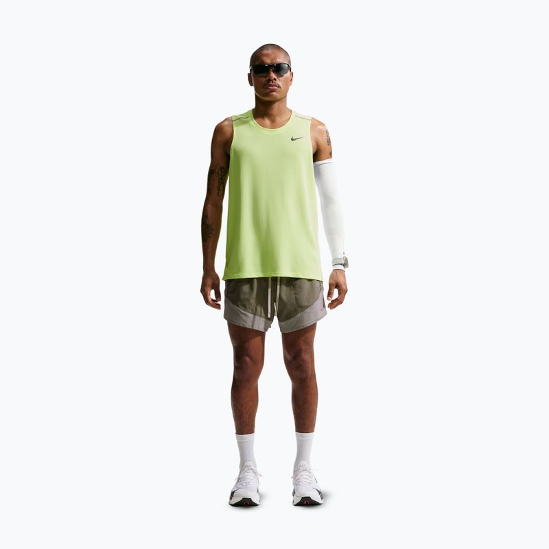 Pantaloni scurți de alergare pentru bărbați Nike Stride Dri-Fit Brief-Lined 5" light army/spruce fog 2