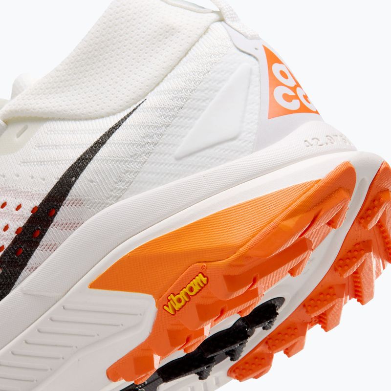 Încălțăminte de alergare pentru femei Nike ACG Zegama summit white/phantom/safety orange/black 4