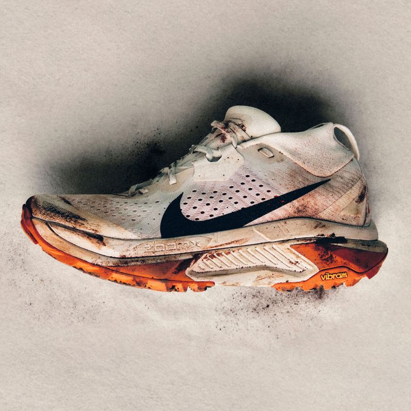 Pantofi de alergare bărbați Nike ACG Zegama Trail summit white/phantom/safety orange/black 13