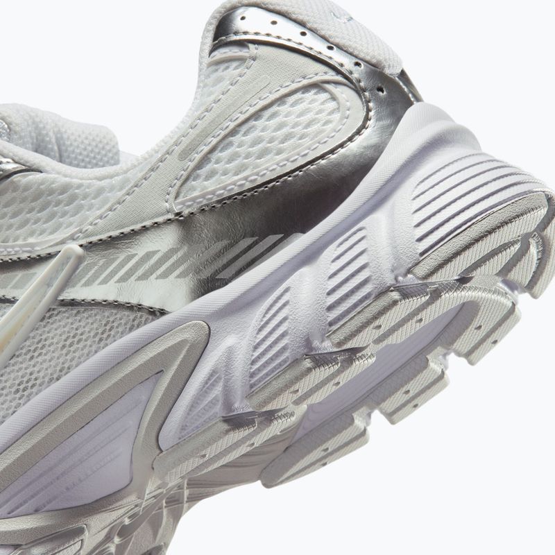 Încălțăminte pentru femei Nike V5 RNR white/metallic platinum/metallic silver 6