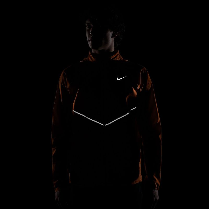 Geacă de alergare pentru bărbați Nike Miler Repel UV total orange 4
