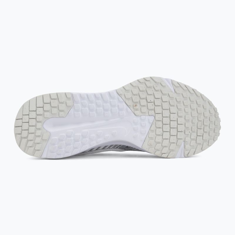 Încălțăminte de alergare pentru bărbați Nike Run Defy summit white/white/black/metallic silver 4