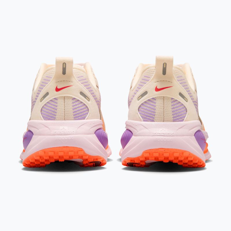 Încălțăminte de alergare pentru femei Nike Vomero 18 chalk/pink foam/bright violet/tattoo 4