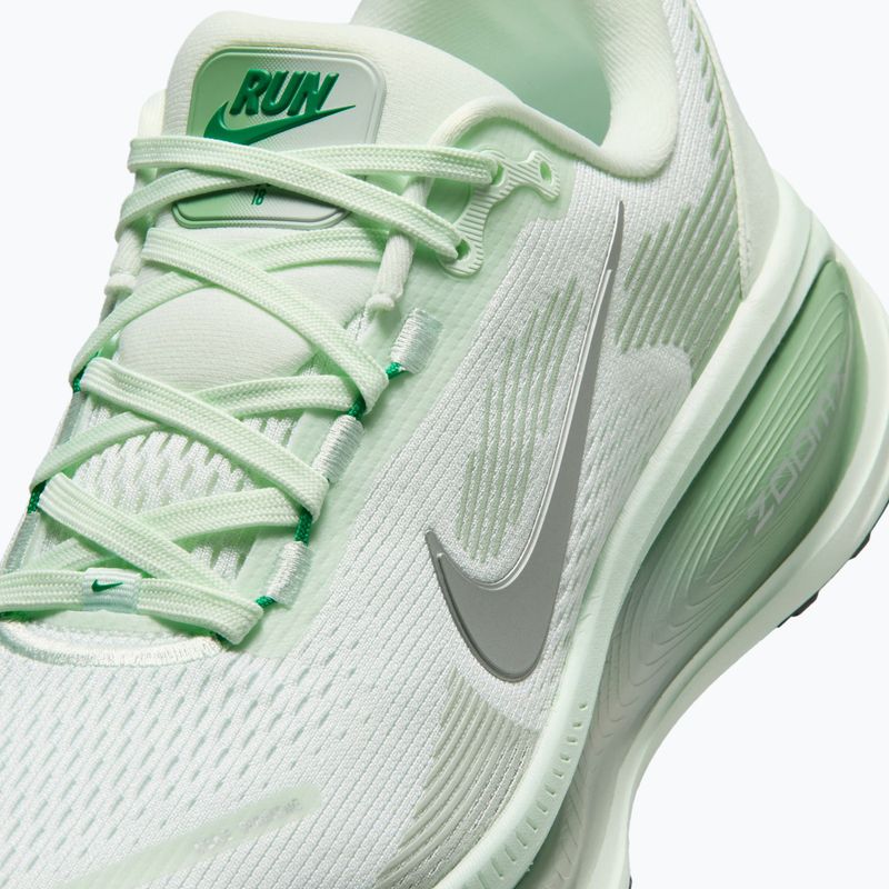 Încălțăminte de alergare pentru femei Nike Vomero 18 barely green/steam/metallic silver 3