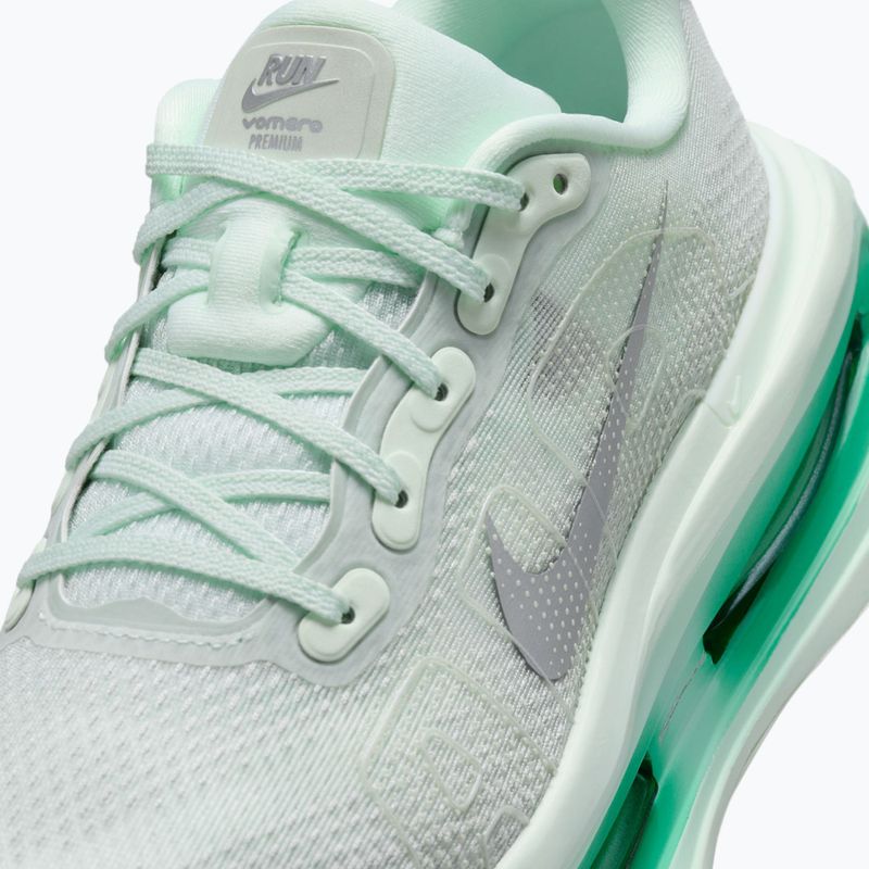 Încălțăminte de alergare pentru femei Nike Vomero Premium barely green/metallic silver 3