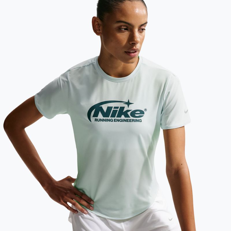 Tricou de alergare pentru femei Nike Swift Dri-Fit barely green 4