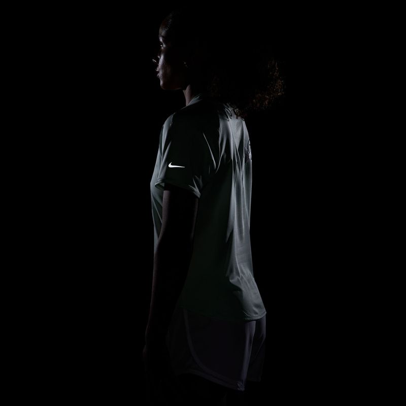 Tricou de alergare pentru femei Nike Swift Dri-Fit barely green 7