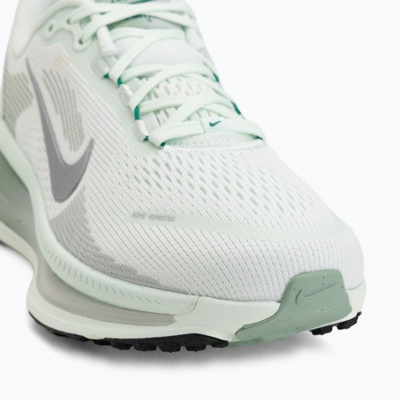 Încălțăminte de alergare pentru femei Nike Vomero 18 barely green/steam/metallic silver 7