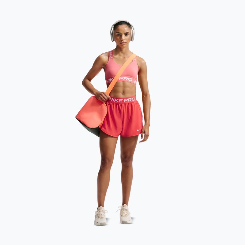 Pantaloni scurți de antrenament pentru femei Nike Pro 2in1 light crimson/white 2