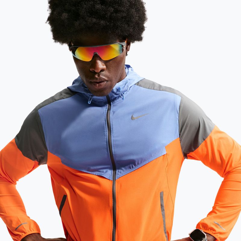 Geacă de alergare pentru bărbați Nike Impossibly Light Windrunner total orange/royal pulse/smoke grey 5