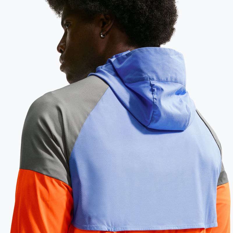 Geacă de alergare pentru bărbați Nike Impossibly Light Windrunner total orange/royal pulse/smoke grey 7