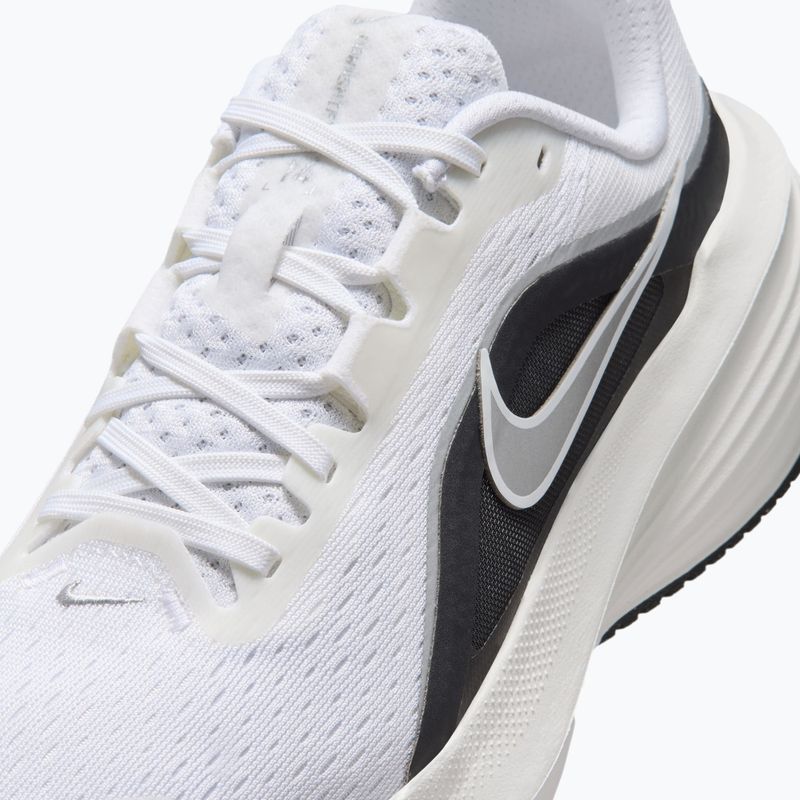 Încălțăminte de alergare pentru femei Nike Downshifter 14 white/summit white/metallic silver 7