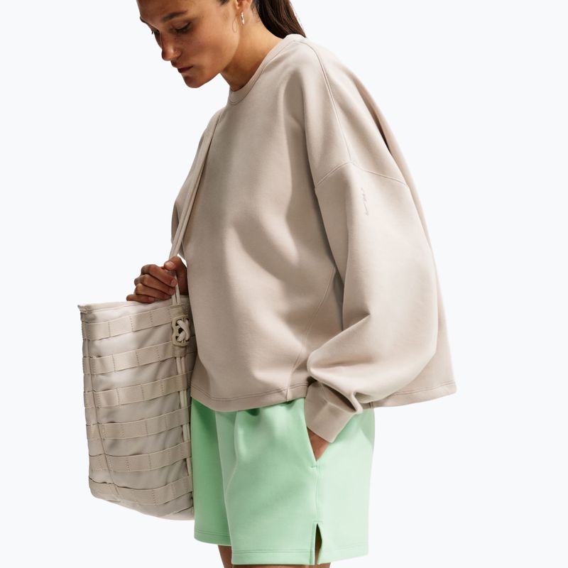 Pantaloni scurți de antrenament pentru femei Nike 24.7 ImpossiblySoft cucumber calm/illusion green 4