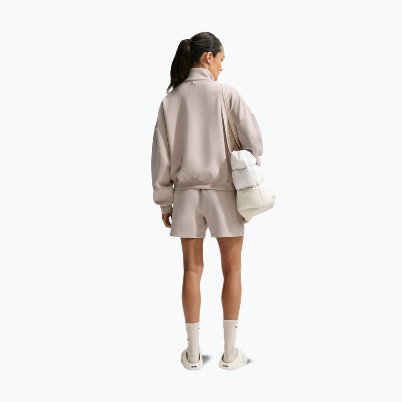 Pantaloni scurți de antrenament pentru femei Nike 24.7 ImpossiblySoft cream Ii/cream Ii/college grey 3