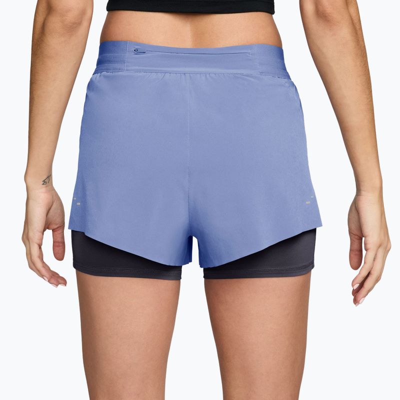 Pantaloni scurți de alergare pentru femei Nike Swift Mid-Rise 2in1 aluminum/royal tint 2