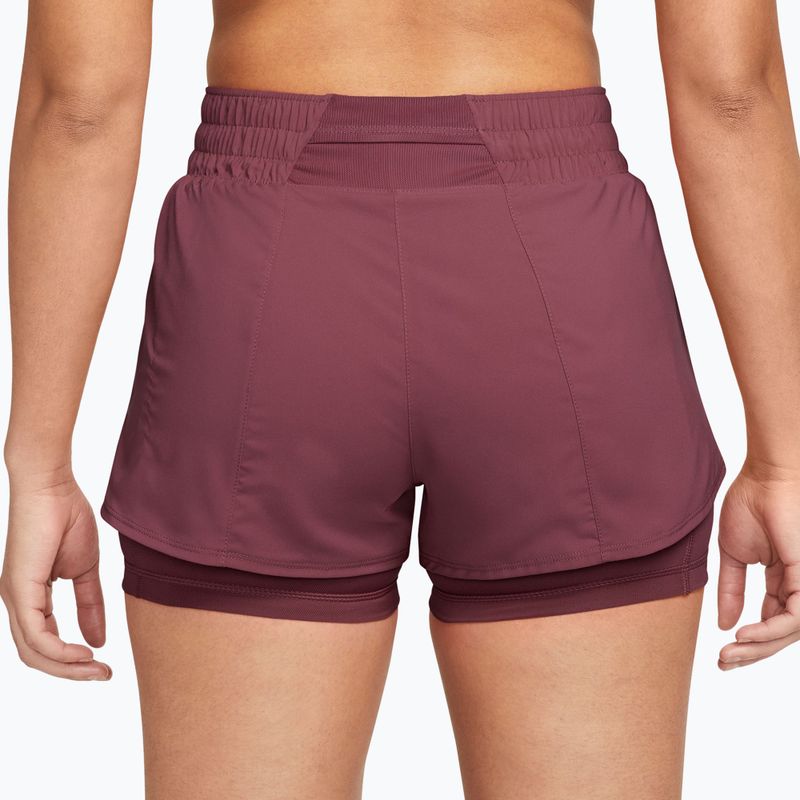 Pantaloni scurți de antrenament pentru femei Nike One pink smoke/white 2