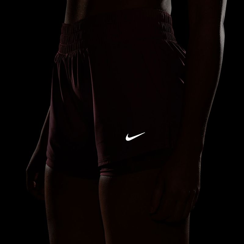 Pantaloni scurți de antrenament pentru femei Nike One pink smoke/white 5