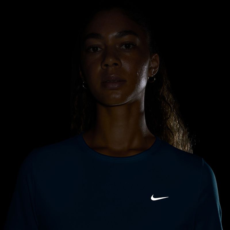Tricou de alergare pentru femei Nike Tempo work blue 4