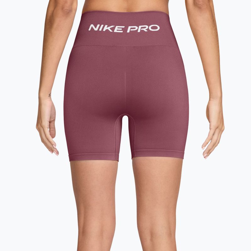 Pantaloni scurți de antrenament pentru femei Nike Pro Seamless pink smoke/white 2