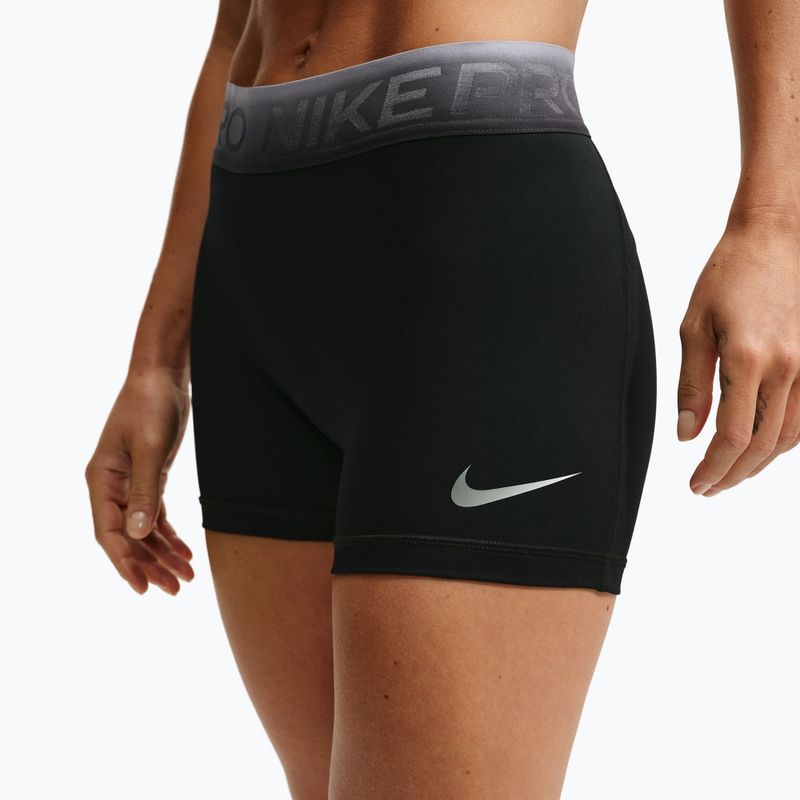 Pantaloni scurți de antrenament pentru femei Nike Pro black/ghost 4