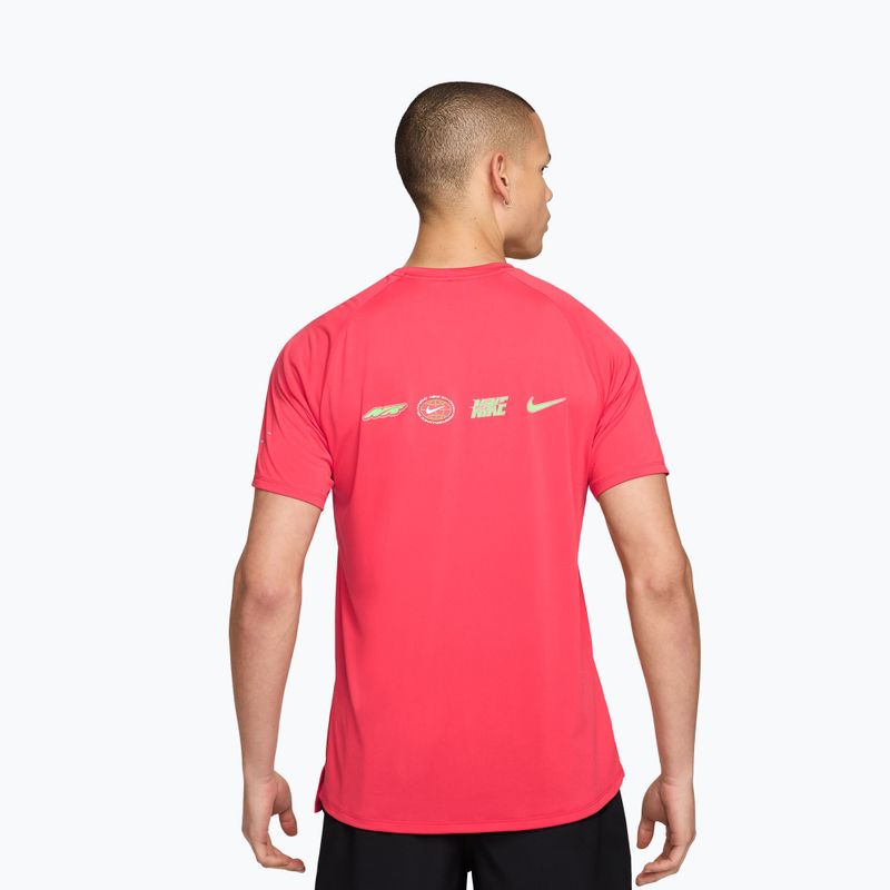 Tricou de alergare pentru bărbați Nike Stride fusion red 2
