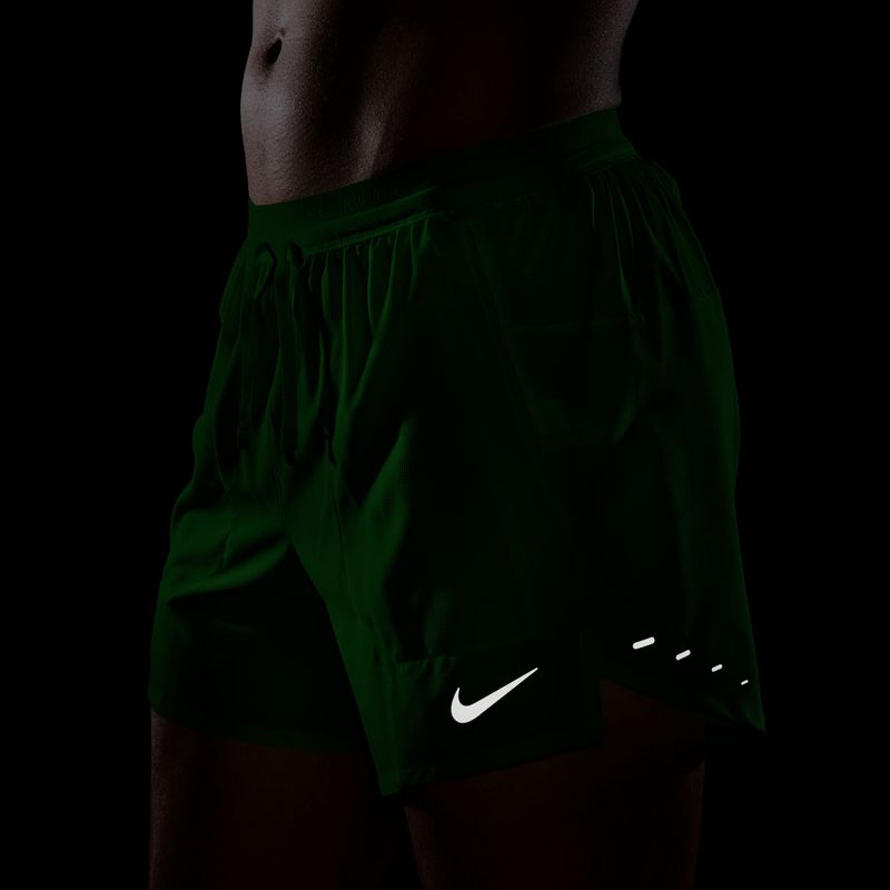 Pantaloni scurți bărbați Nike Stride Dri-Fit Brief-Lined 5" green spark 7