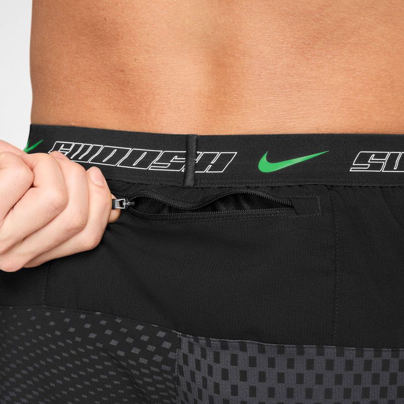 Pantaloni scurți de alergare pentru bărbați Nike Stride black 4