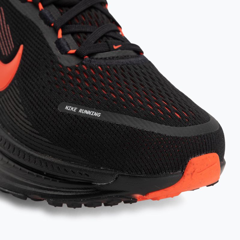 Încălțăminte de alergare pentru bărbați Nike Vomero 18 black/university red/bright crimson 7