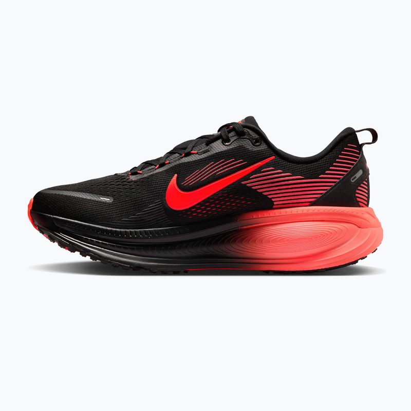 Încălțăminte de alergare pentru bărbați Nike Vomero 18 black/university red/bright crimson 2
