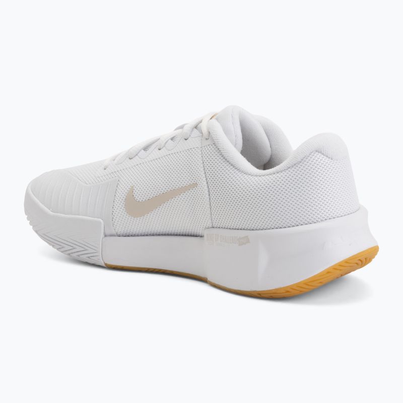 Încălțăminte de tenis pentru femei Nike GP Challenge Pro white/summit white/linen/light orewood brown 3