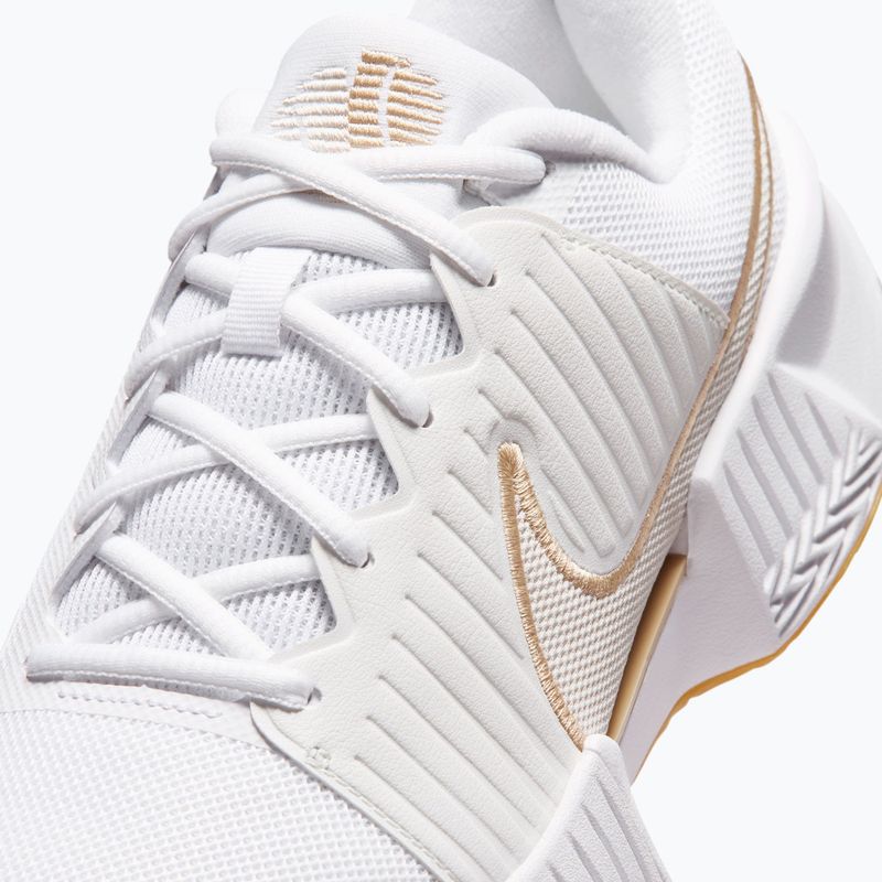 Încălțăminte de tenis pentru femei Nike GP Challenge Pro white/summit white/linen/light orewood brown 4