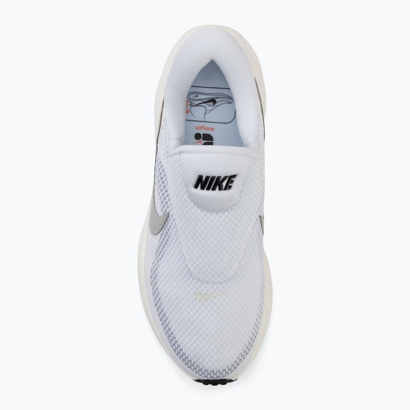 Încălțăminte de alergare pentru femei Nike Revolution 8 EasyOn white/sail/black/metallic silver 5