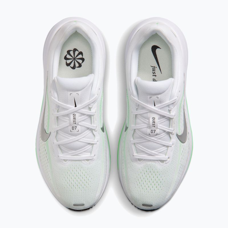 Încălțăminte de alergare pentru femei Nike Quest 7 white/illusion green/metallic silver 5