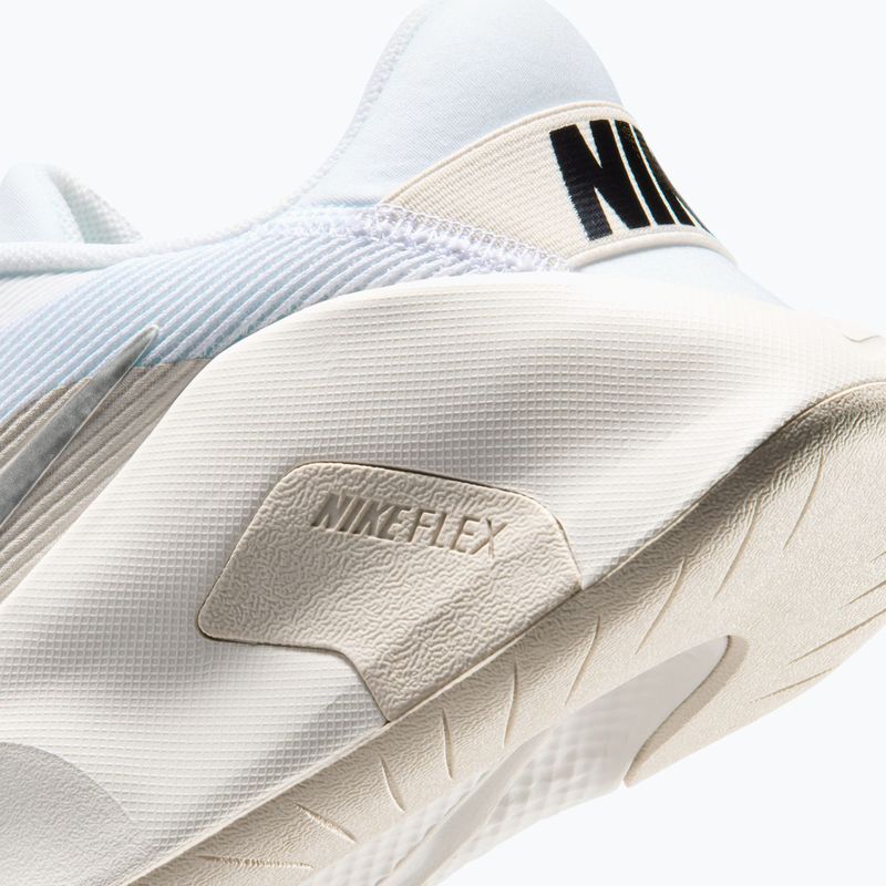 Încălțăminte de antrenament pentru femei Nike Flex Train white/sail/phantom/ metallic silver 8