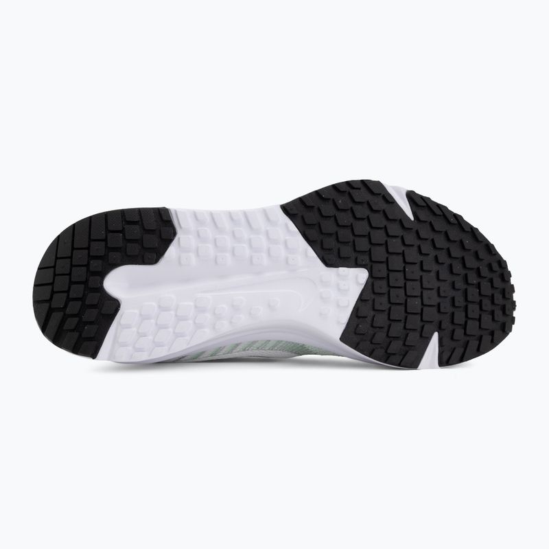 Încălțăminte de alergare pentru femei Nike Run Defy white/cucumber calm/black/illusion green 4