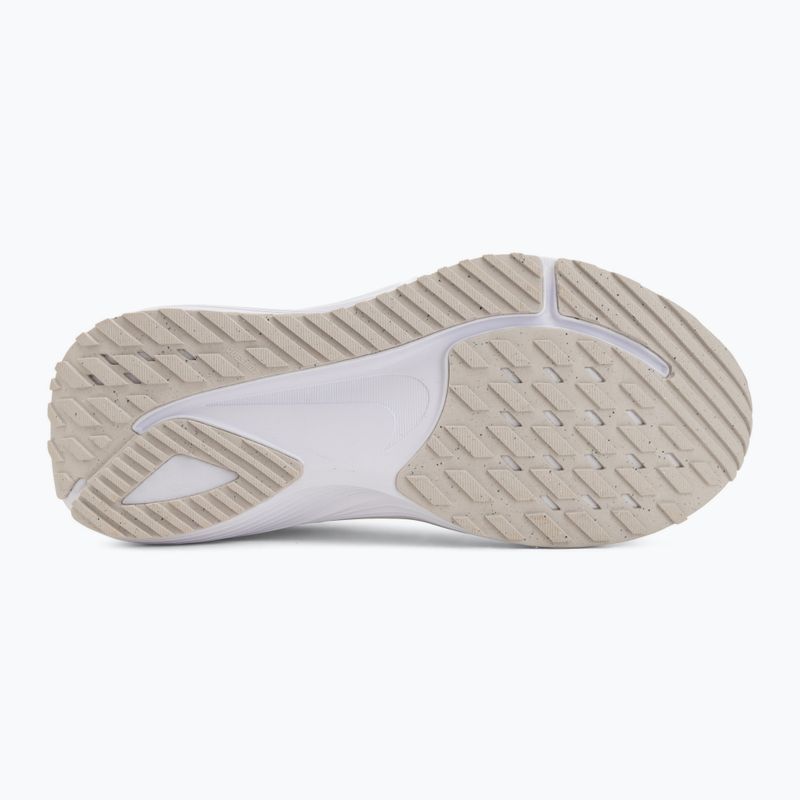 Încălțăminte de alergare pentru femei Nike Quest 7 white/vast grey/vast grey/wolf grey 4