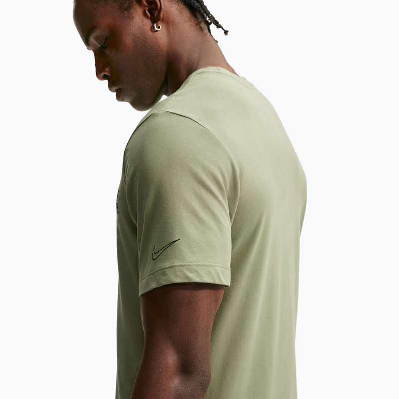 Tricou de antrenament bărbați Nike Dri-FIT Training T-Shirt dusty olive/black 4