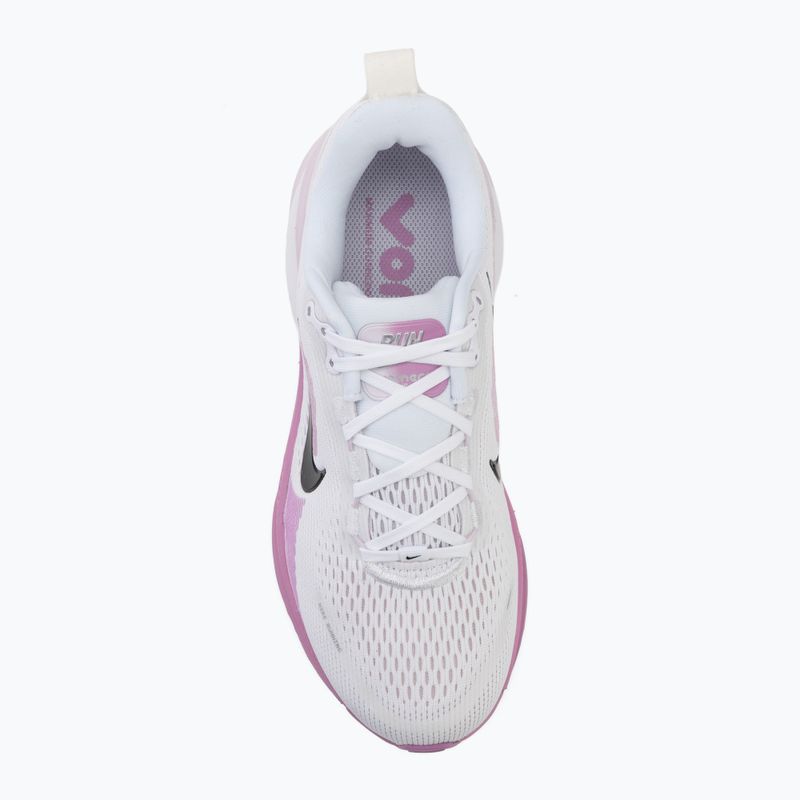 Pantofi de alergare pentru femei Nike Vomero 18 Wide alb/liliac deschis/magenta deschis/negru 5
