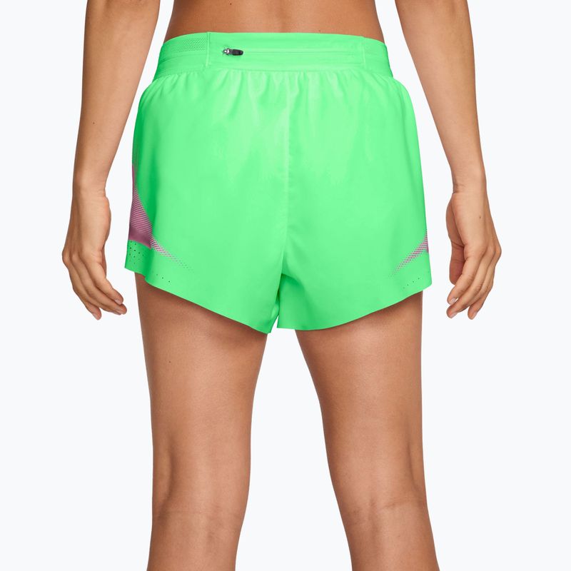 Pantaloni scurți de alergare pentru femei Nike AeroSwift illusion green/black 2