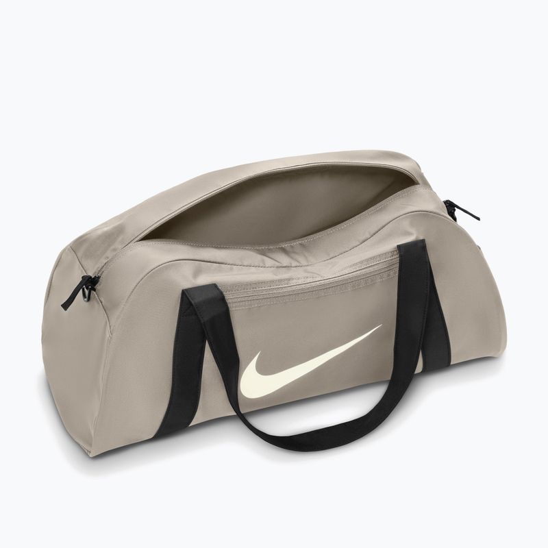 Geantă de antrenament pentru femei Nike Gym Club 24 l cream ii/black/sail 4