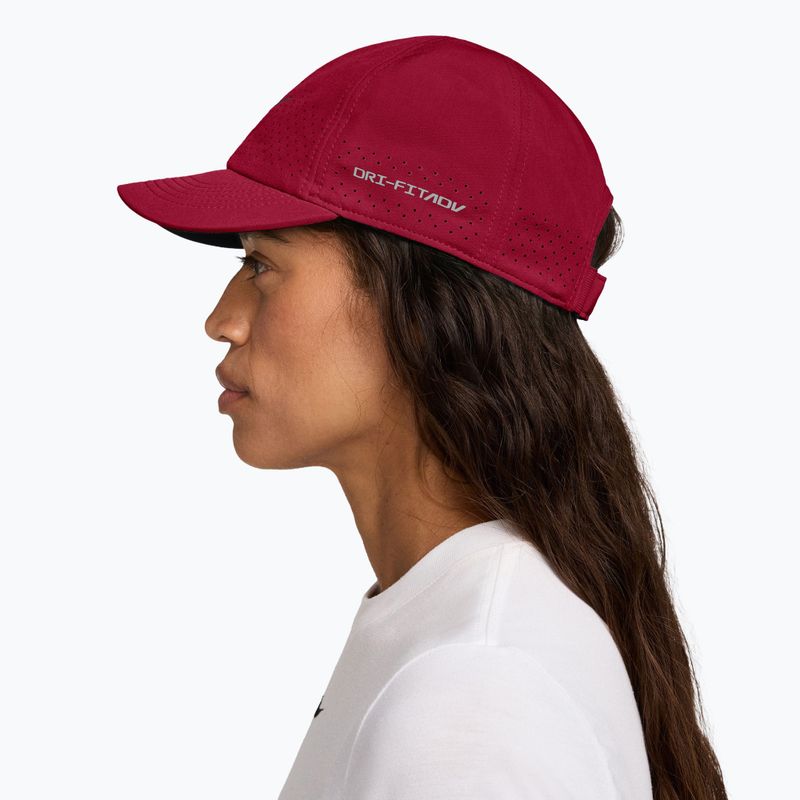 Șapcă Nike Dri-FIT ADV Club team red/pale ivory 3